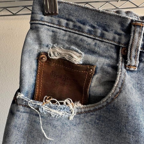 Light wash Pepe Jeans Denim Jean Jorts Shorts With Cool Leather Patches - Picture 5 of 6